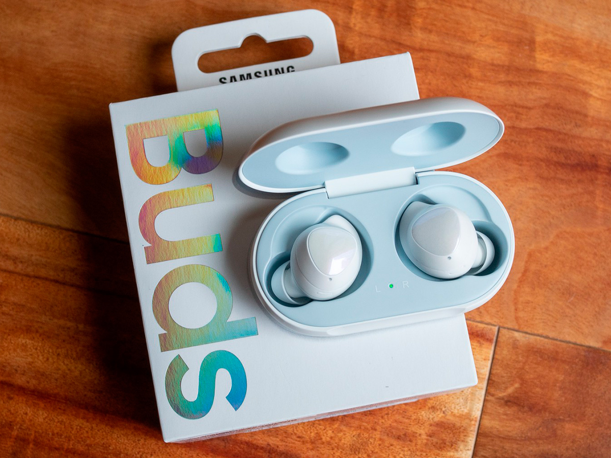 Бездротові навушники Samsung Galaxy Buds: звук при собі